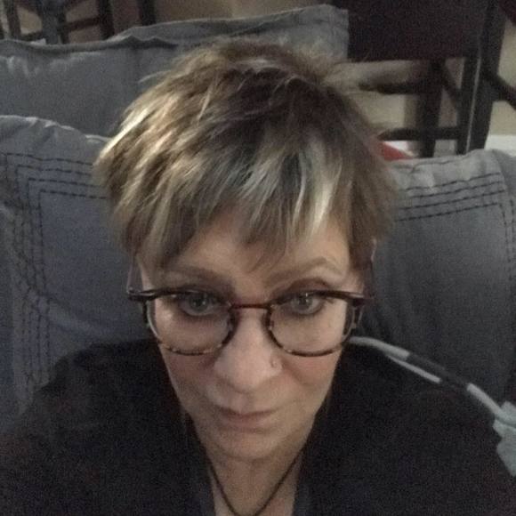 Meet your Posher, Tola - Picture 1 of 1